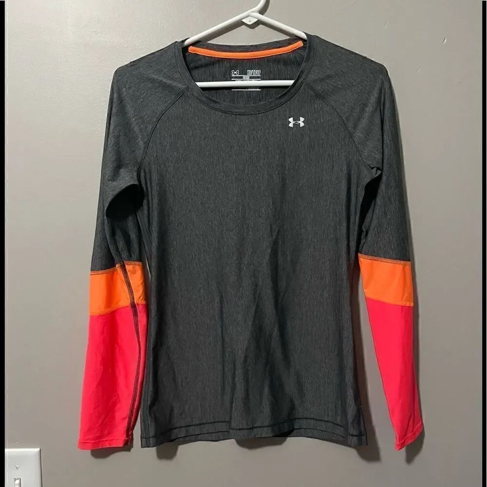 UnderโArmourโheatโgearย longโsleeveโshirt